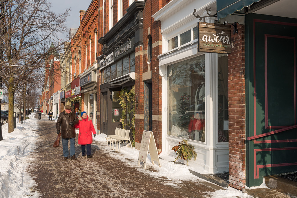 Boutique shops in downtown Collingwood Ontario