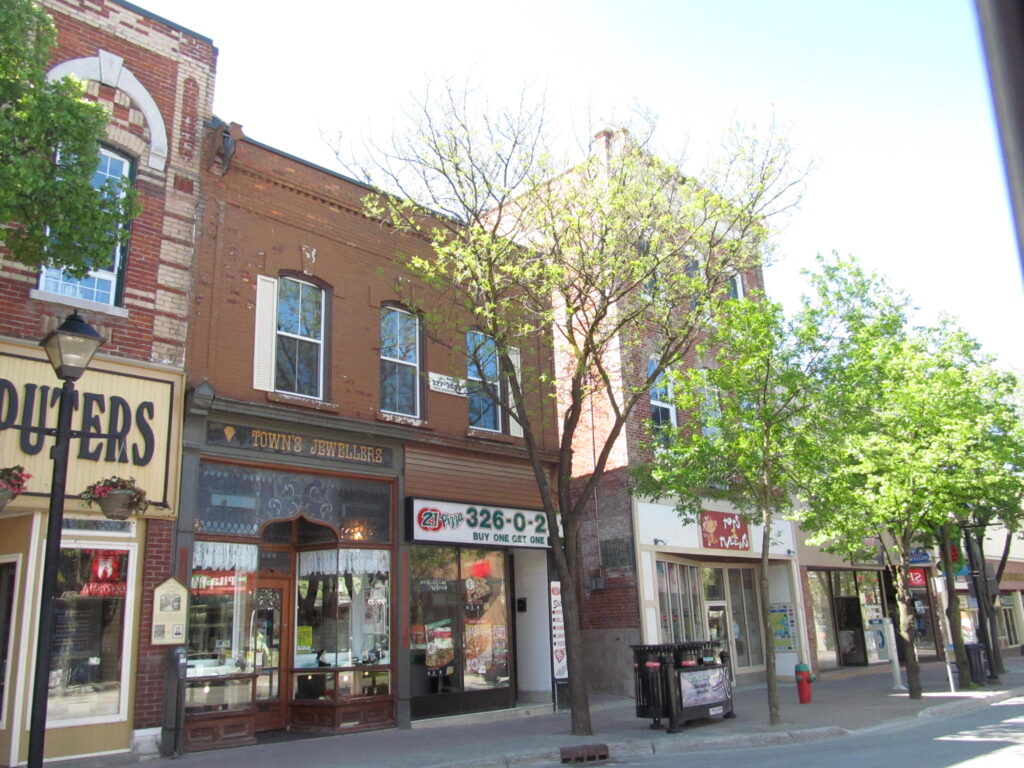 Restaurants in downtown Orillia